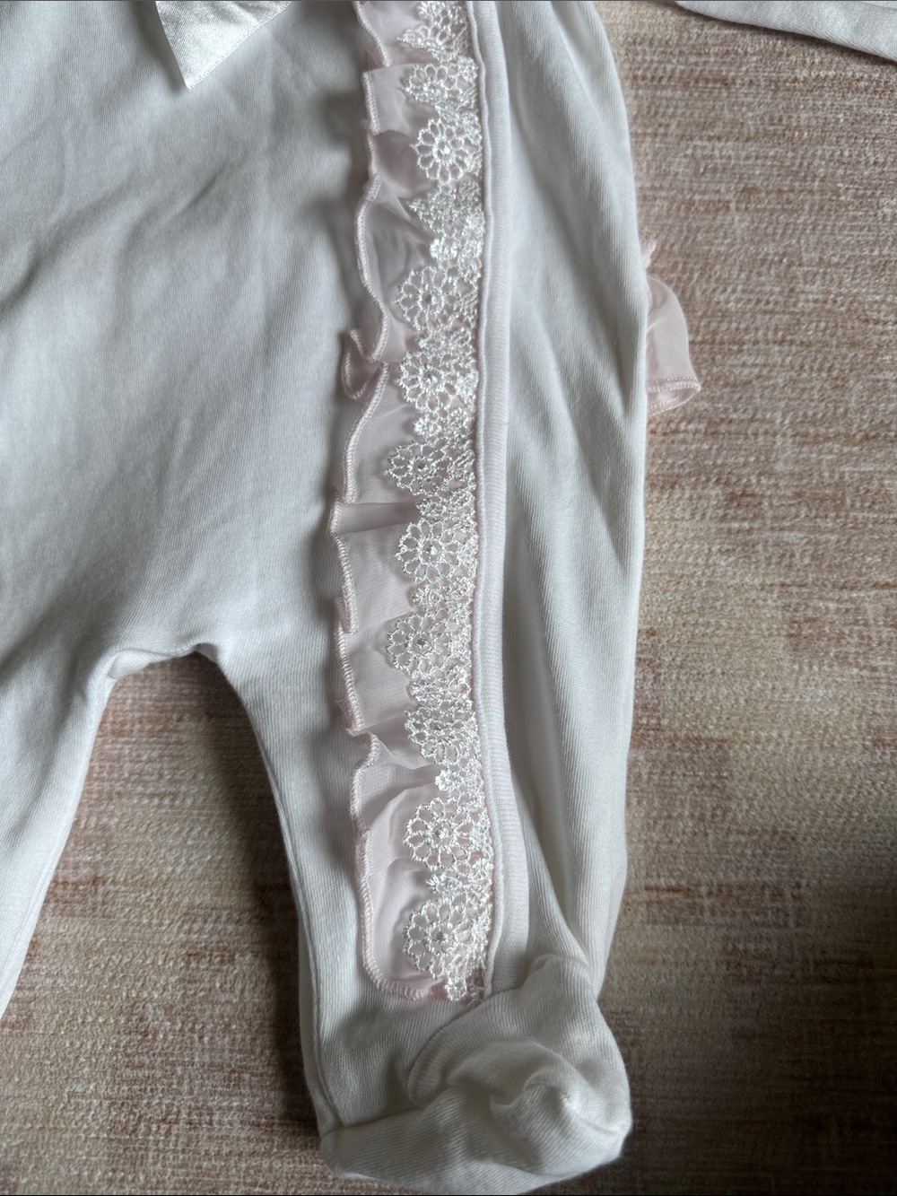 Koala Baby Boutique Delicate Pink & White Floral and Lace Trim One-Piece size NB - Picture 4 of 7